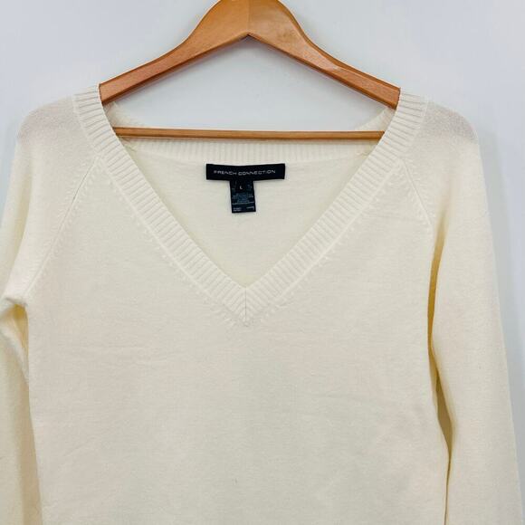 French Connection V-Neck Ivory Sweater Womens Size Large Acrylic Spandex - Picture 2 of 5